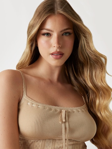 GUESS Sticktop in Beige