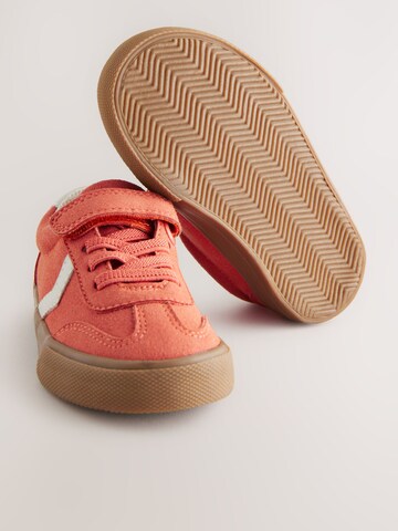 Next Sneaker in Rot