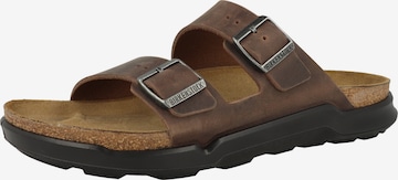 BIRKENSTOCK - Zapatos abiertos ' Arizona ' en marrón: frente
