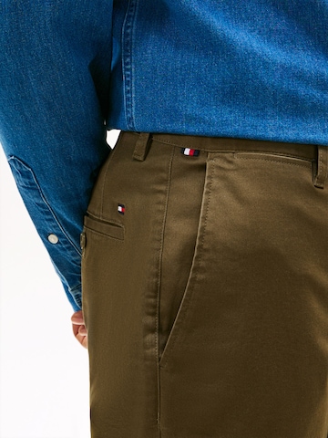 TOMMY HILFIGER Regular Hose 'DOVER ESSENTIAL' in Braun