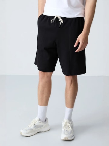 Tommy Life Regular Sportbroek in Zwart