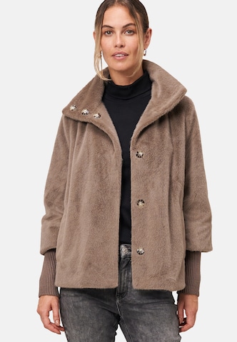 zero Between-season jacket in Brown: front