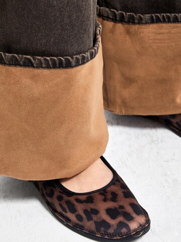 IT'S BASIC Baggy Jeans in Brown