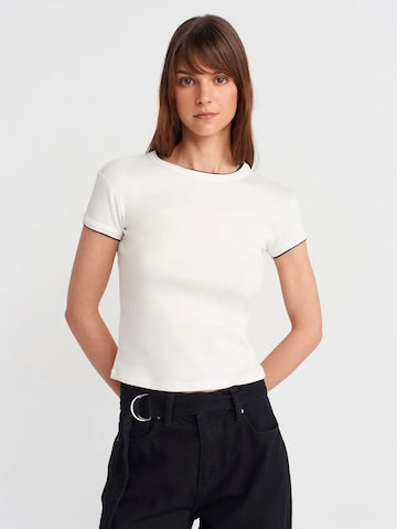 T-shirt 'T-Shirts' Dilvin en blanc : devant
