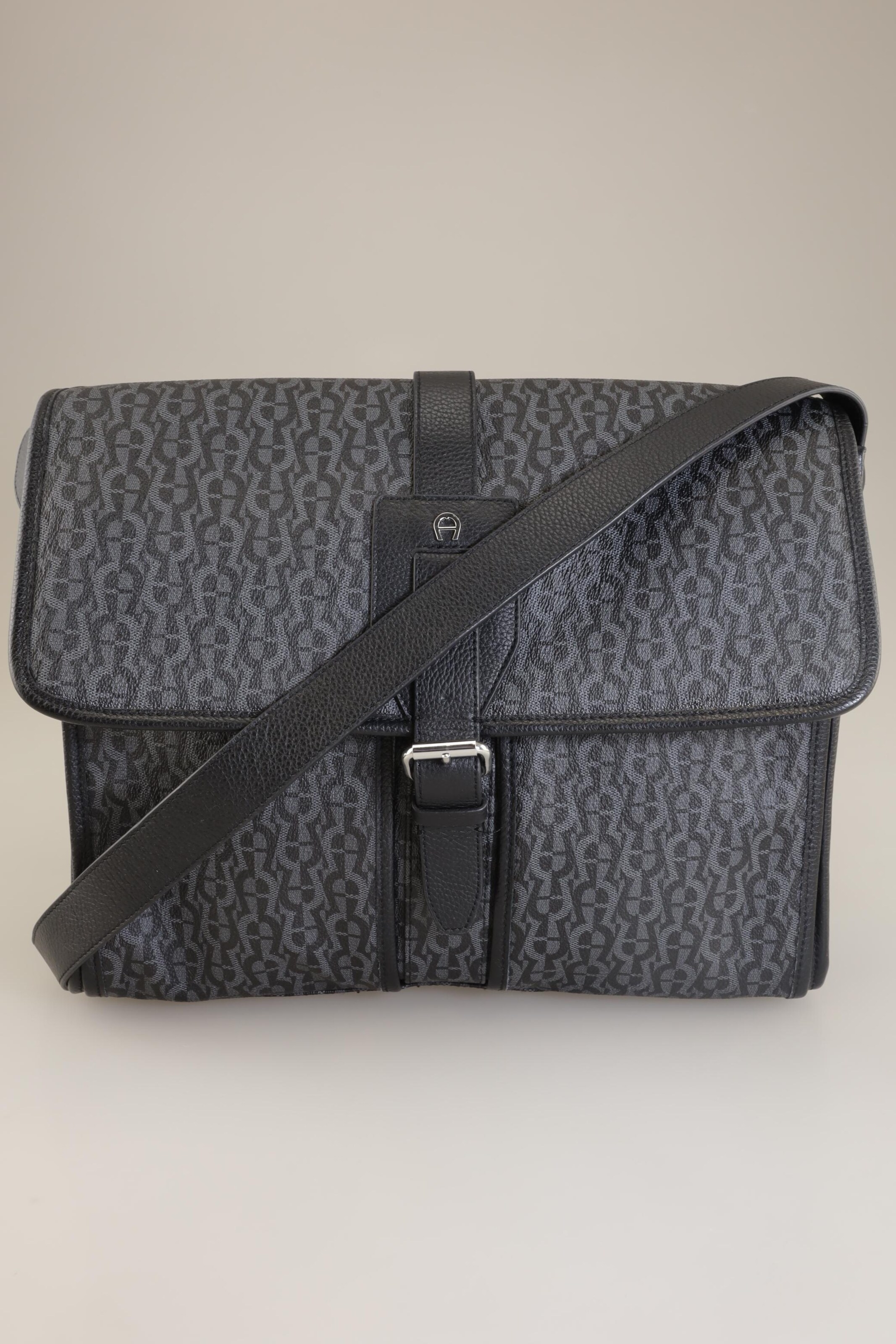 AIGNER Bag in One size in Black: front