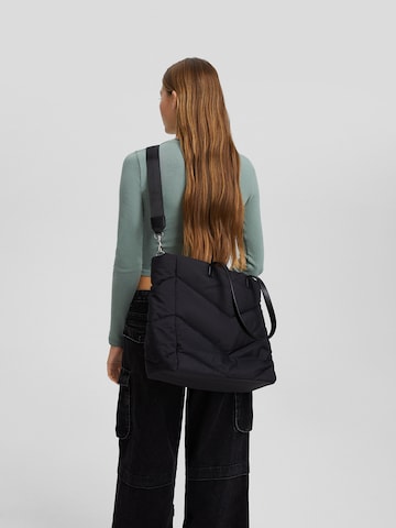 Bershka Shopper in Schwarz