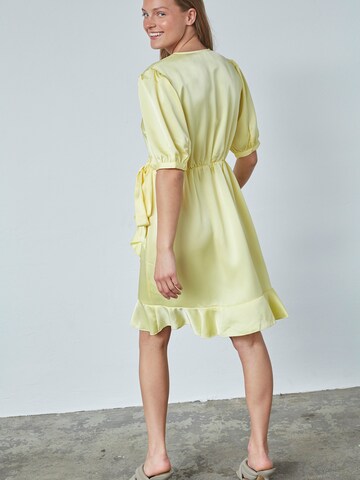 SISTERS POINT Dress 'GIVEA' in Yellow