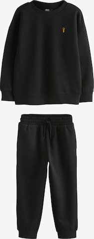 Next Setti värissä musta: etupuoli