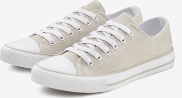 LASCANA Sneakers laag in Beige: voorkant