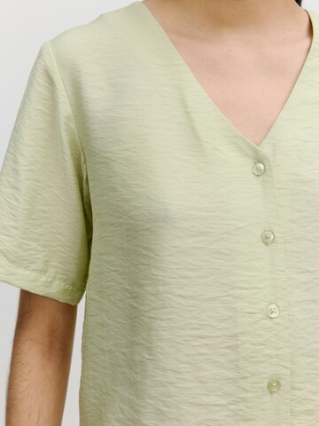 EDITED Blouse 'Naya' in Green