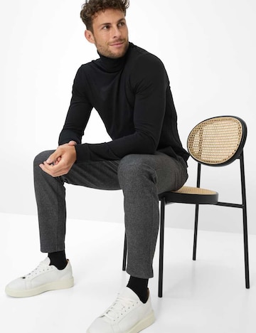 BRAX Regular Broek ' Phil ' in Zwart: voorkant
