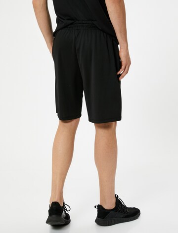 Koton Regular Broek in Zwart