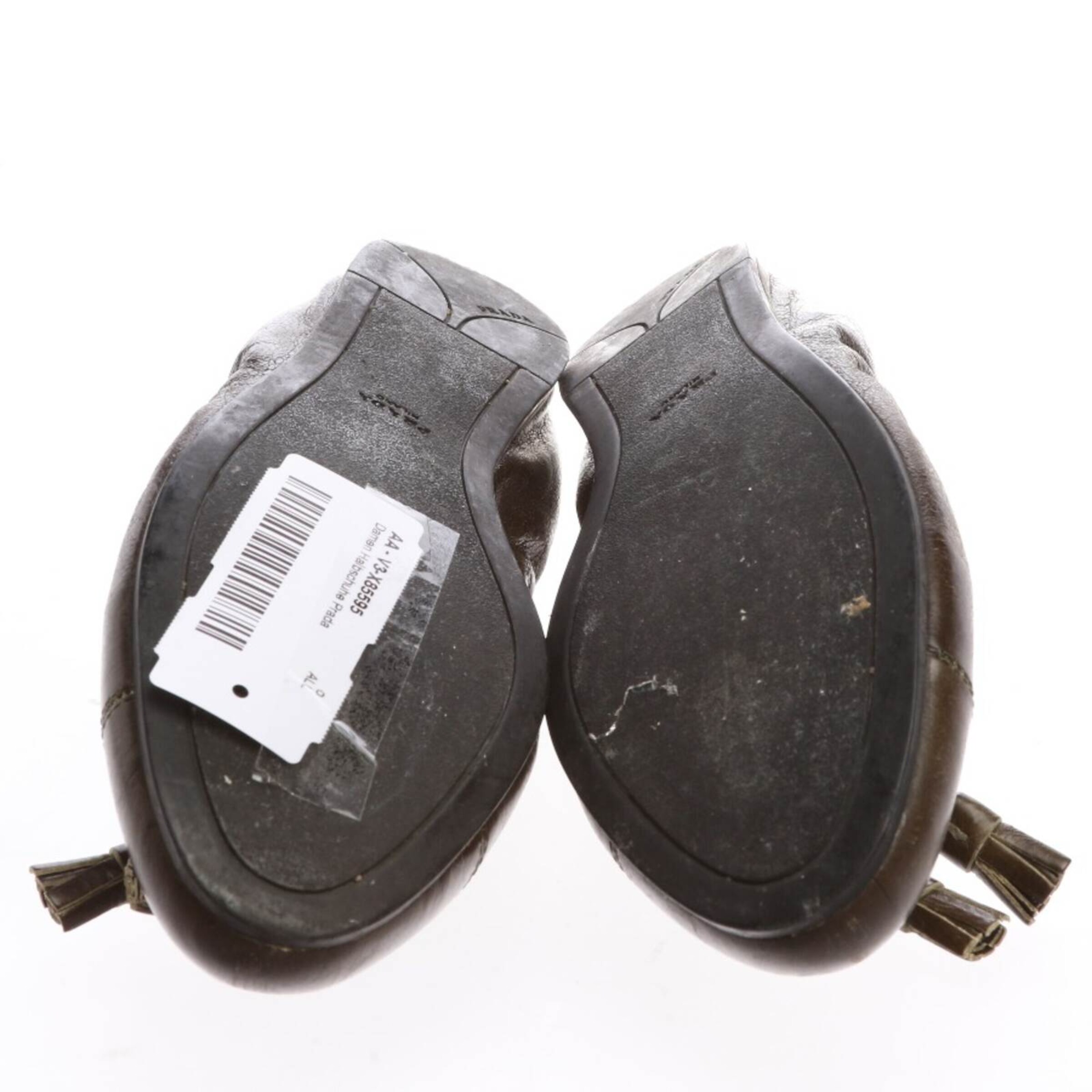 PRADA Flats & Loafers in 35 in Green