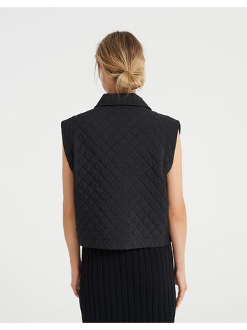 OPUS Vest in Black