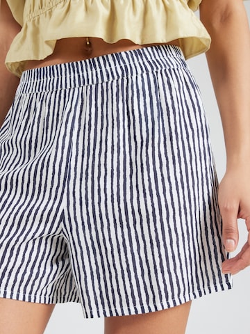 Loosefit Pantalon 'PCTalvina' PIECES en blanc