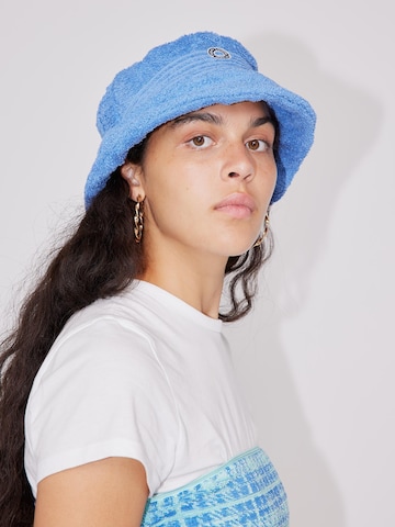 ABOUT YOU REBIRTH STUDIOS Hat 'EASY BREEZY' in Blue: front