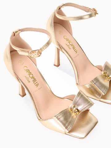 Sandalo con cinturino 'SELLE' di Camomilla Italia in oro