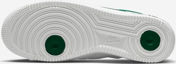 Nike Sportswear Ниски маратонки 'AIR FORCE 1 07 SE' в бяло