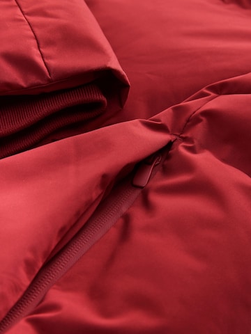 Geacă de iarnă de la Next pe roșu