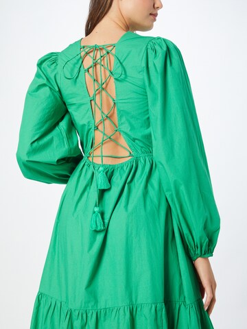 Warehouse - Vestido em verde