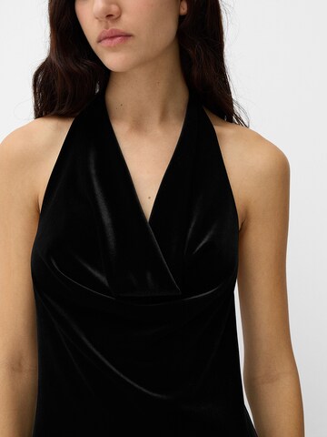 Rochie de la Bershka pe negru
