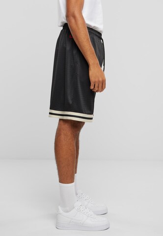 regular Pantaloni 'Varsity' di FUBU in nero