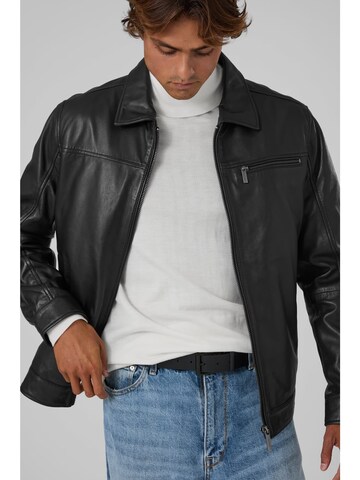 GUESS Between-Season Jacket in Black