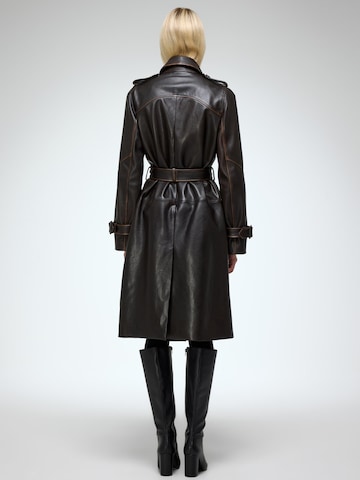 Cappotto invernale 'Helena' di V S P in marrone