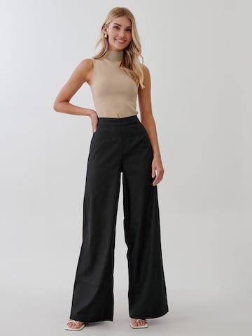 Wide leg Pantaloni 'MOLLY' di Tussah in nero