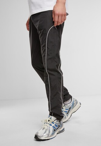 Urban Classics Свободный крой Штаны в Черный