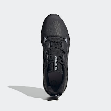 ADIDAS TERREX Lave sko 'Skychaser 2.0' i svart