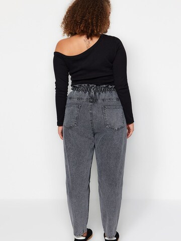 Trendyol Curve Regular Jeans in Grau