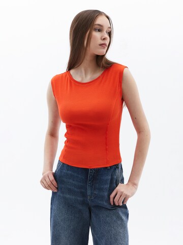 T-shirt OXXO en rouge