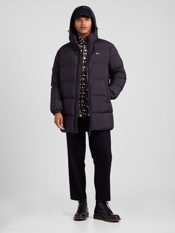 Tommy Jeans Jacke 'ESSENTIAL' in Schwarz