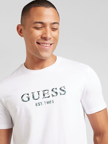 GUESS Футболка в Белый