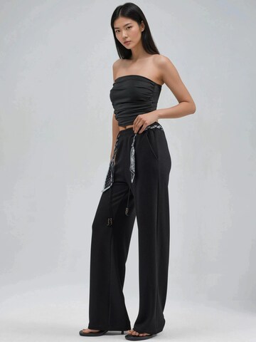 regular Pantaloni di Hiccup in nero