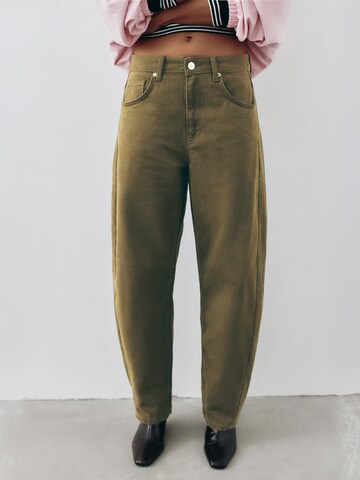 Pull&Bear Barrel Jeans in Grün: Vorderseite
