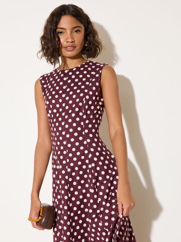 Friends Like These Платье в Красный