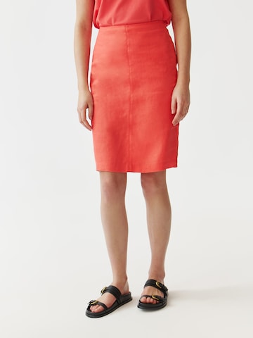 TATUUM Skirt in Orange: front