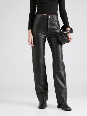 Regular Pantalon REMAIN en noir : devant