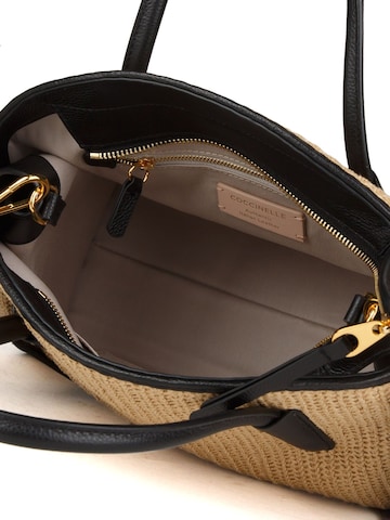 Borsa a mano 'Coccinelle TYLDE Handbag' di Coccinelle in beige