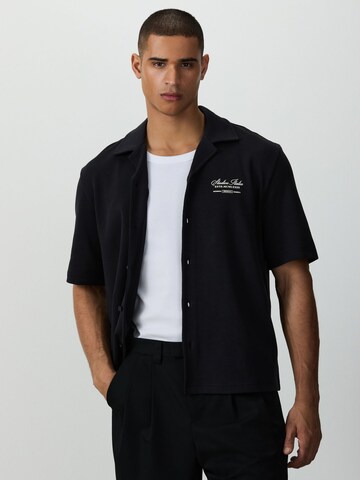 Next Regular fit Srajca | črna barva