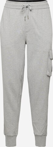 Tapered Pantaloni de la Calvin Klein Jeans pe gri: față