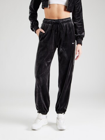 Nike Sportswear - Tapered Pantalón en negro: frente