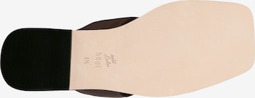 Högl T-Bar Sandals 'Naomi' in Brown