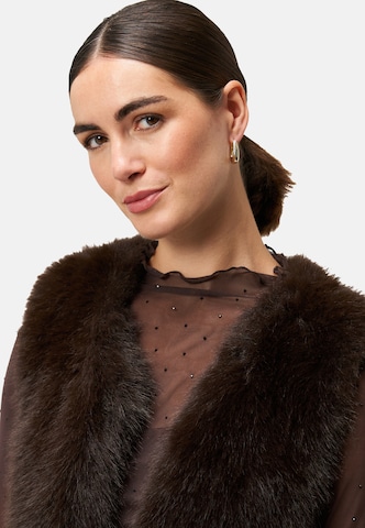 zero Vest in Brown