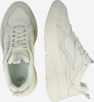 UGG - Sapatilhas baixas em branco