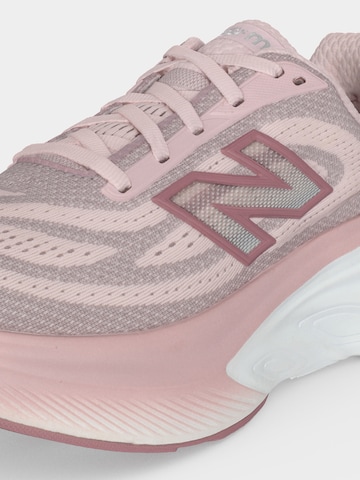 Chaussure de course 'More' new balance en rose