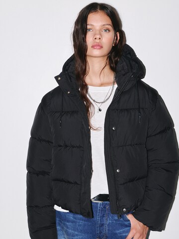 Veste mi-saison Pull&Bear en noir