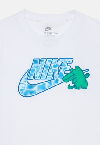 Tricou de la Nike Sportswear pe alb